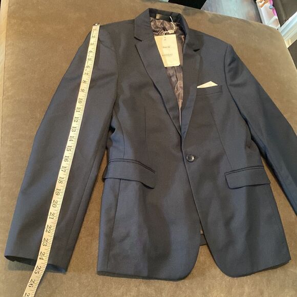Men’s Blue Slim Fit 2 Piece Suit
OneButton Notched Lapel Jacket 34 Pants 31 NWT - Picture 5 of 14